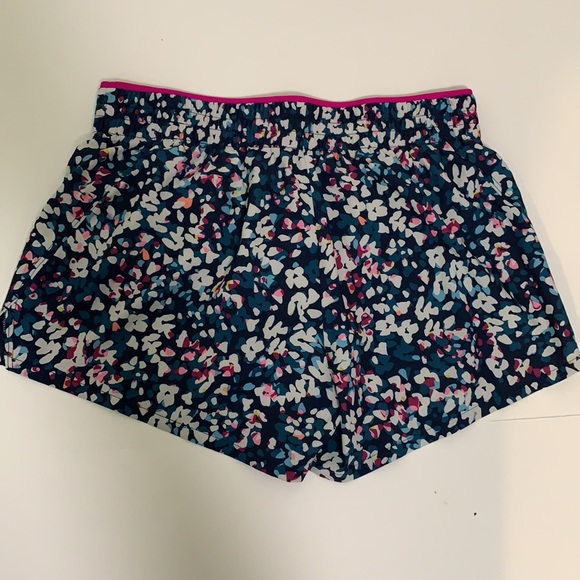 GapFit Running Shorts, Multi Floral Print, 3” Inseam - Picture 10 of 16